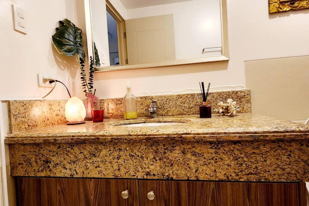Casa Antonio At Fairway Terraces Family Penthouse 2Br Wi-Fi Nr Golf, Airport, Fort Bgc Manila Kültér fotó
