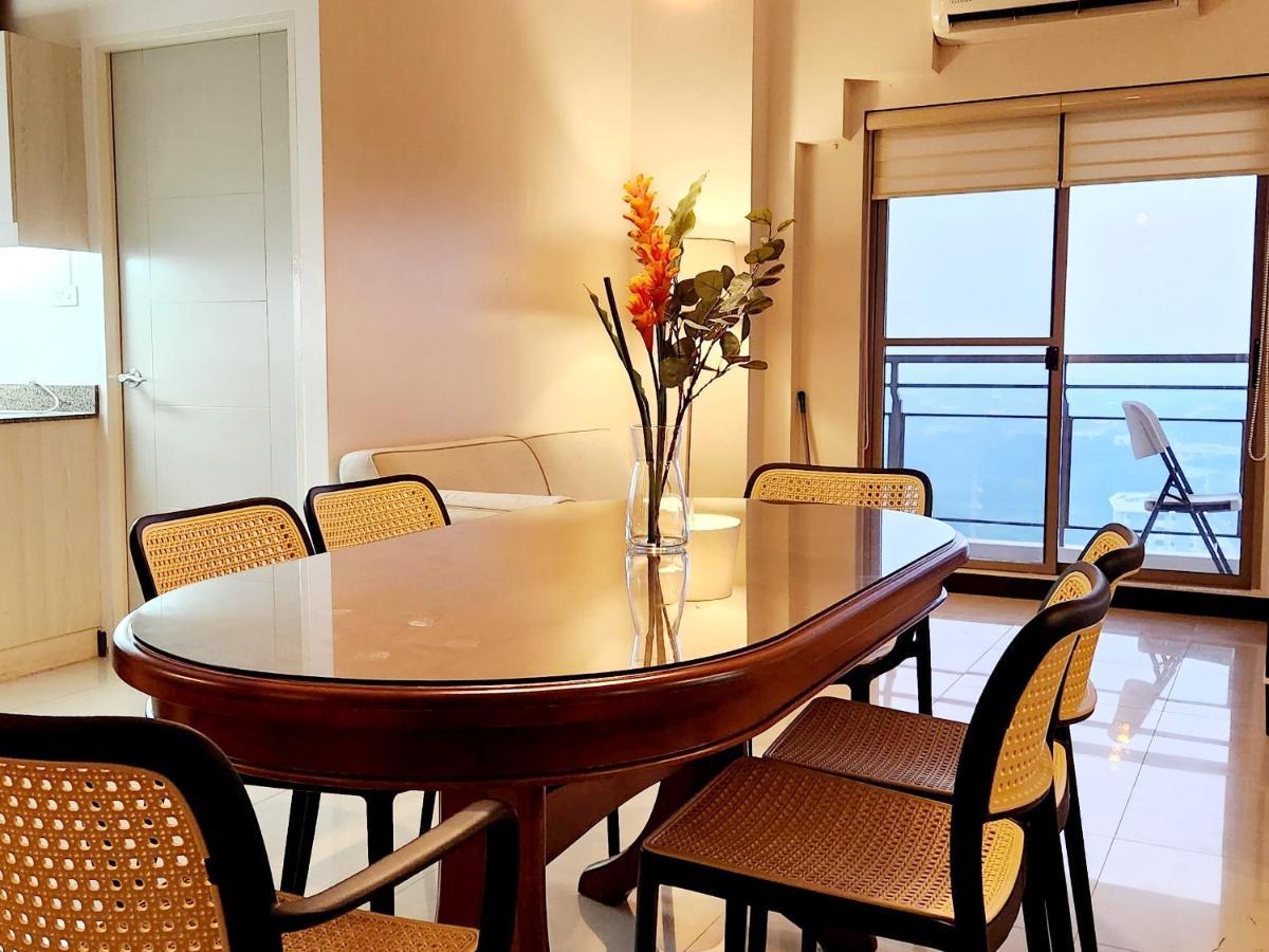 Casa Antonio At Fairway Terraces Family Penthouse 2Br Wi-Fi Nr Golf, Airport, Fort Bgc Manila Kültér fotó