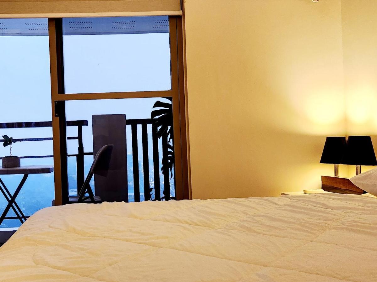 Casa Antonio At Fairway Terraces Family Penthouse 2Br Wi-Fi Nr Golf, Airport, Fort Bgc Manila Kültér fotó