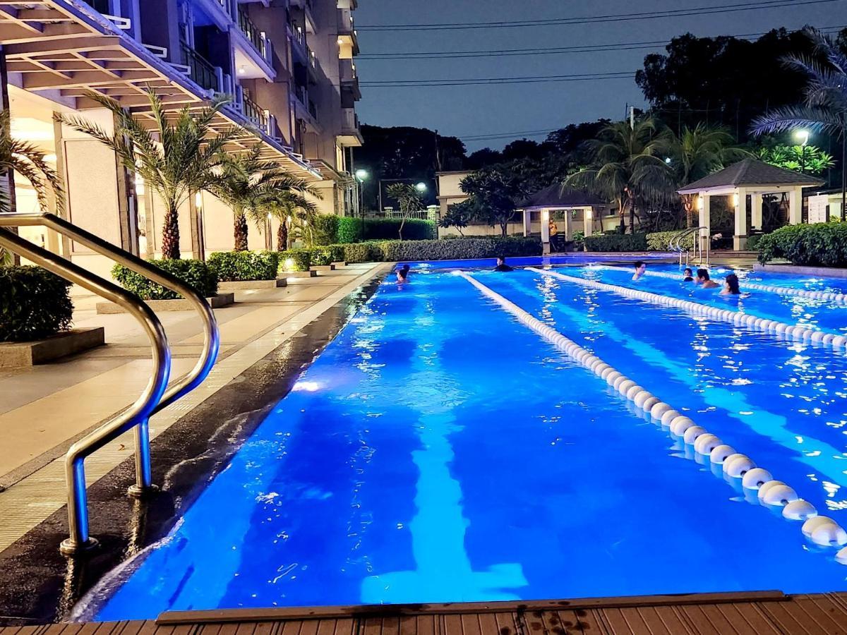 Casa Antonio At Fairway Terraces Family Penthouse 2Br Wi-Fi Nr Golf, Airport, Fort Bgc Manila Kültér fotó