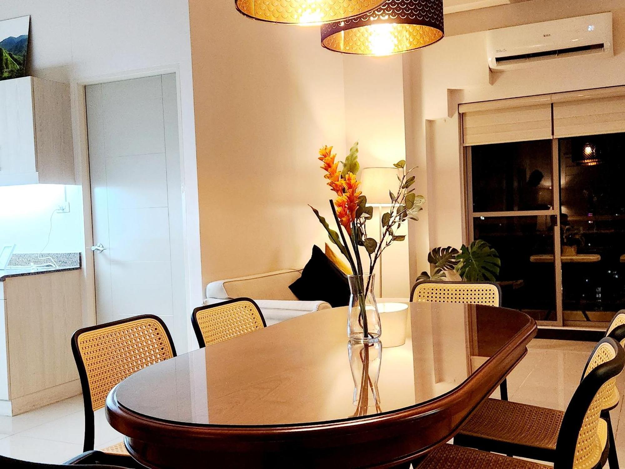 Casa Antonio At Fairway Terraces Family Penthouse 2Br Wi-Fi Nr Golf, Airport, Fort Bgc Manila Kültér fotó